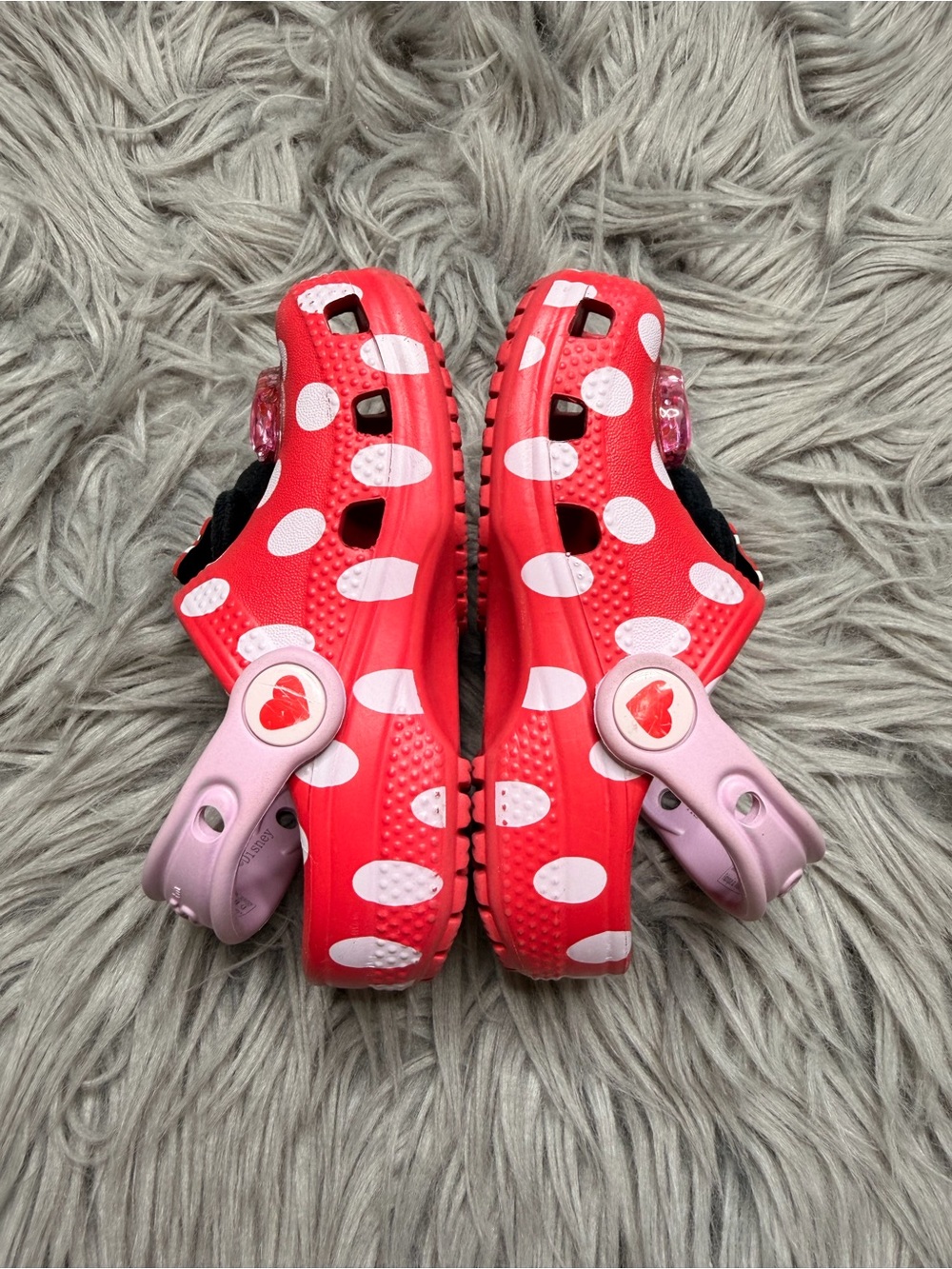 CROCS Kids Red and Pink Minnie Mouse Polka Dot Clogs with Heart Charm - Picture 5 of 6
